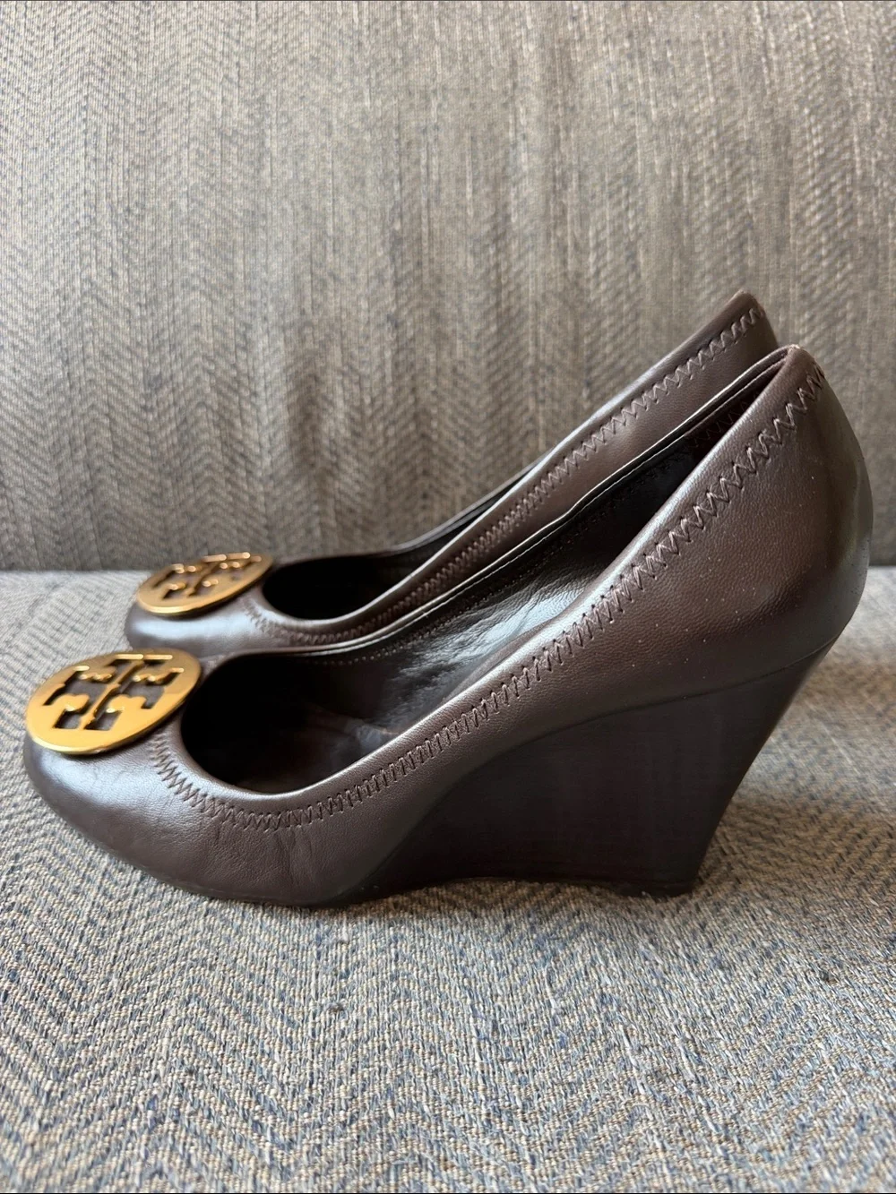 Tory Burch Alice Women’s Brown Leather Wedge Heels Size: 9.5M